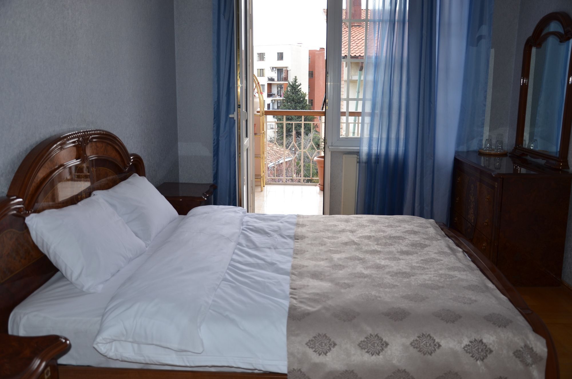 Hotel 125 Тбилиси Екстериор снимка